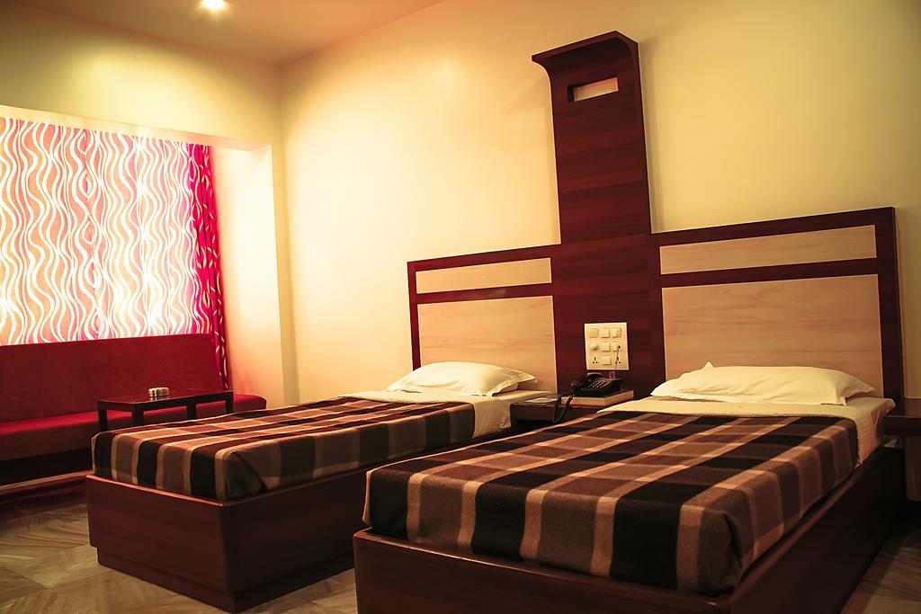 Hotel Supreme Madurai Esterno foto
